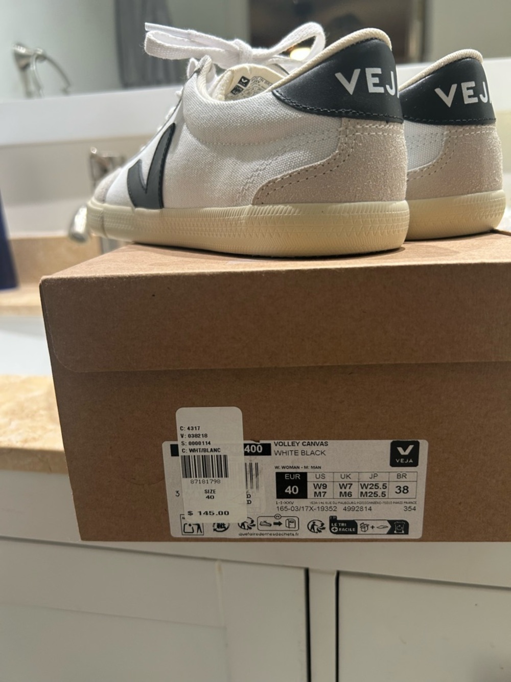 NWT Veja Volley Canvas Sneakers in White and Black - Picture 2 of 7